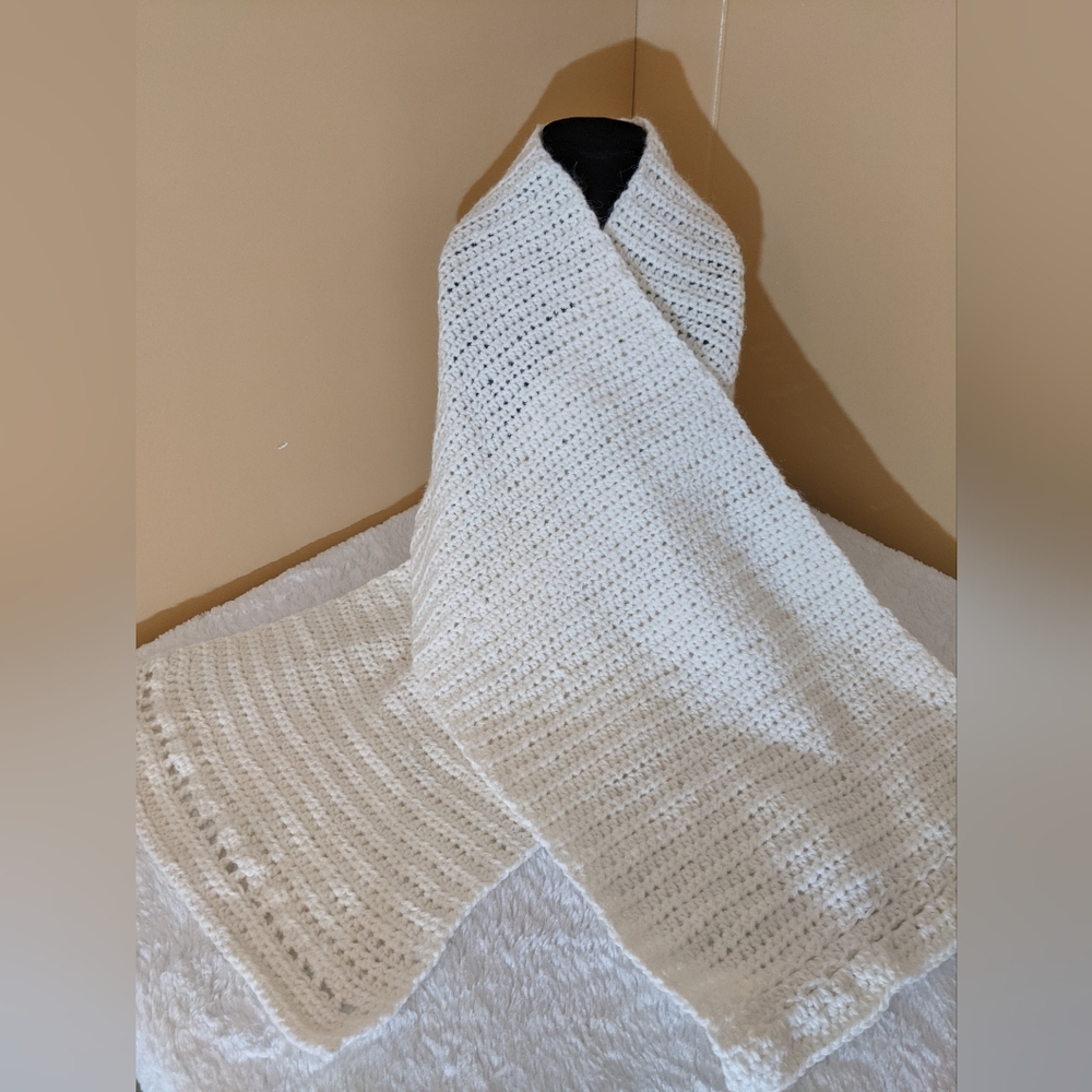 Handmade White Crocheted Scarf Chunky Angora Acrylic Blend - Picture 1 of 9